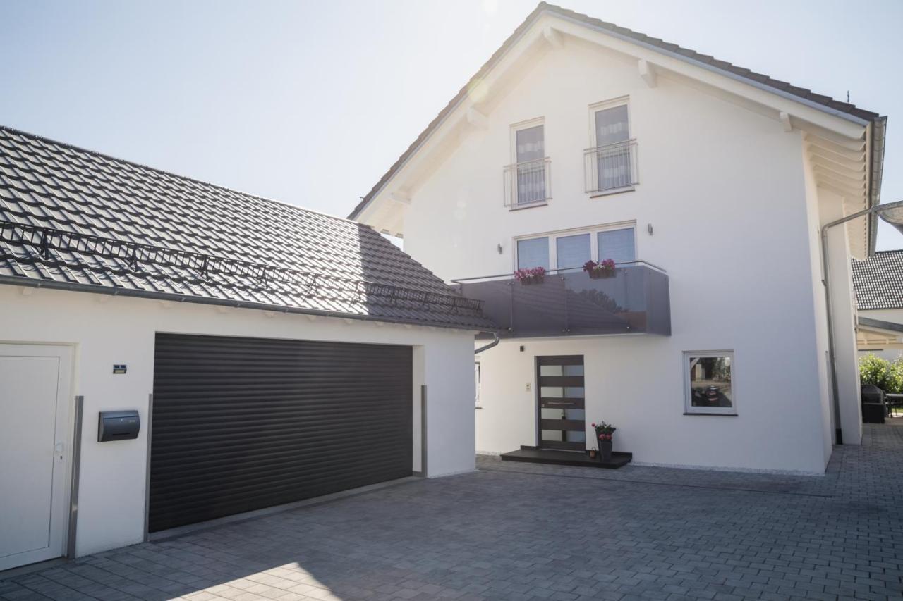 Ferienwohnung Am Zeppelin Hangar Friedrichshafen Exterior photo